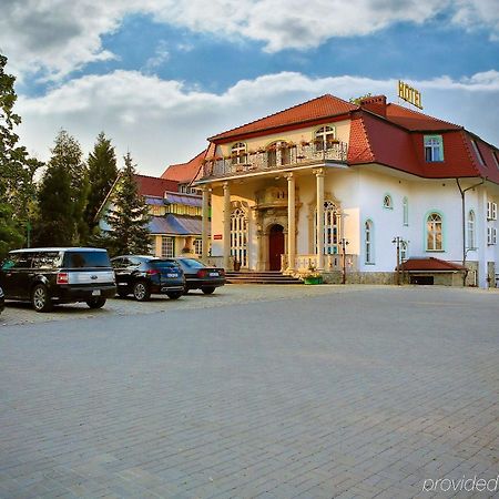 Hotel Garden Болеславец Екстериор снимка